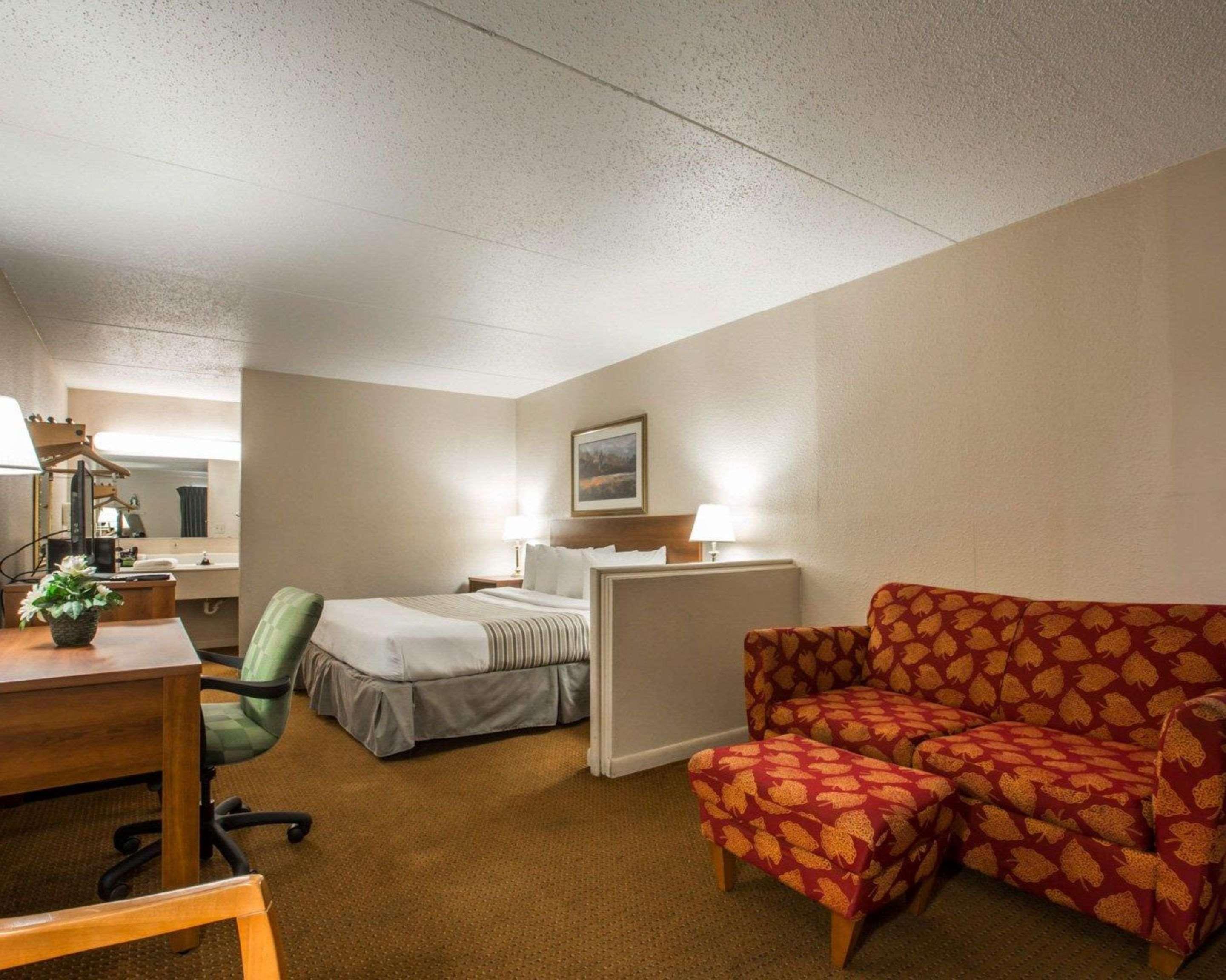 Econo Lodge Inn & Suites At Fort Moore Columbus Dış mekan fotoğraf